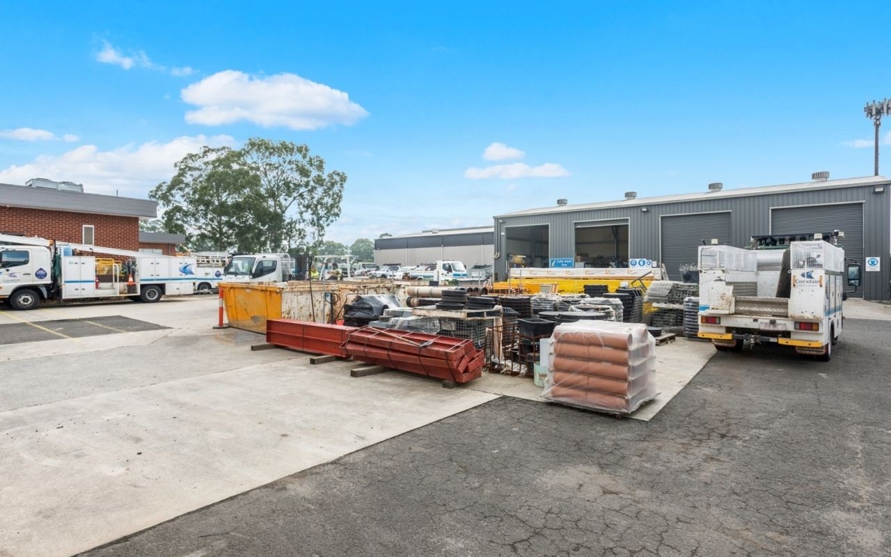 Industrial property for lease in seven hills 1