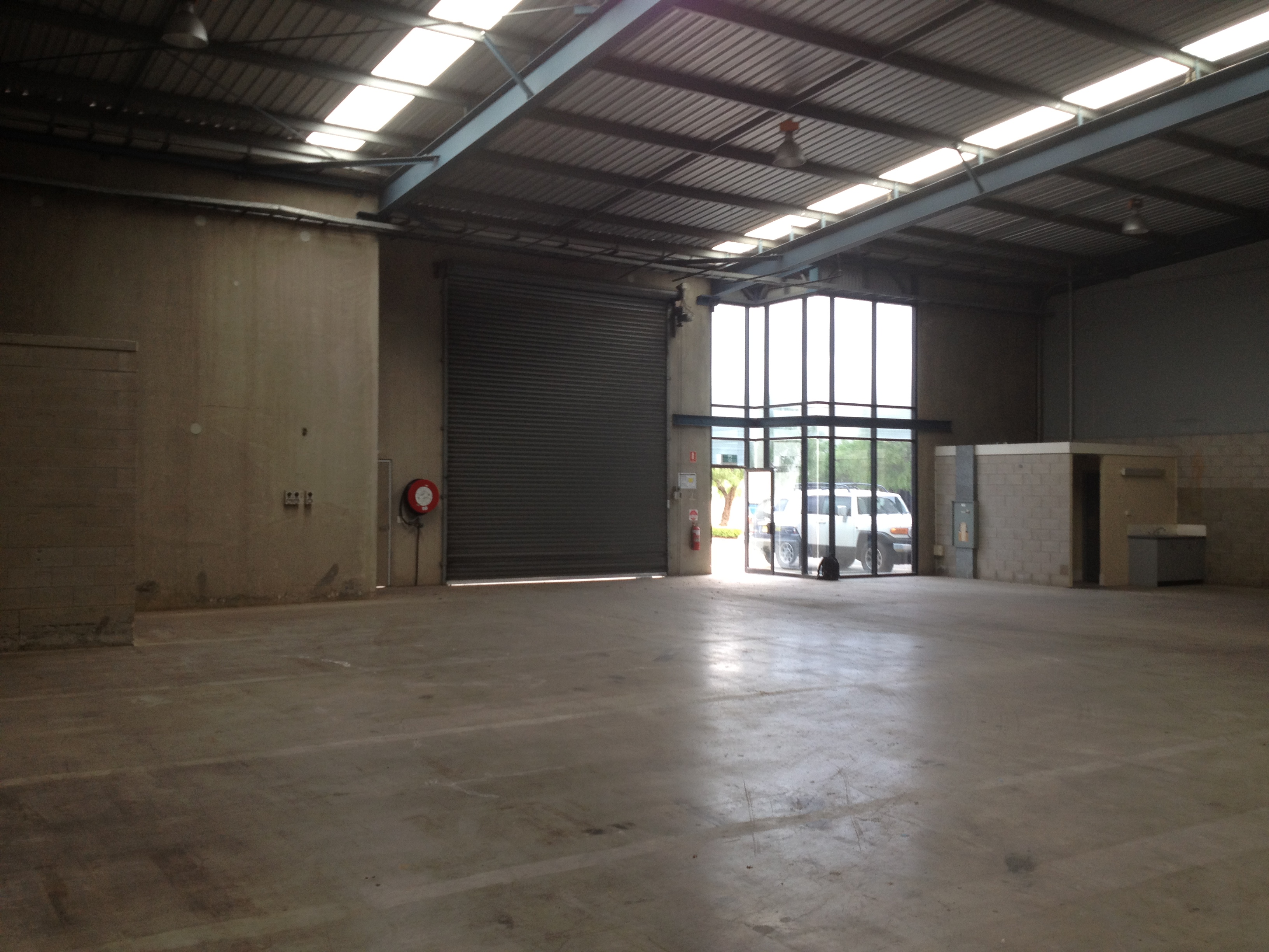 Industrial property for lease in smithfield 0