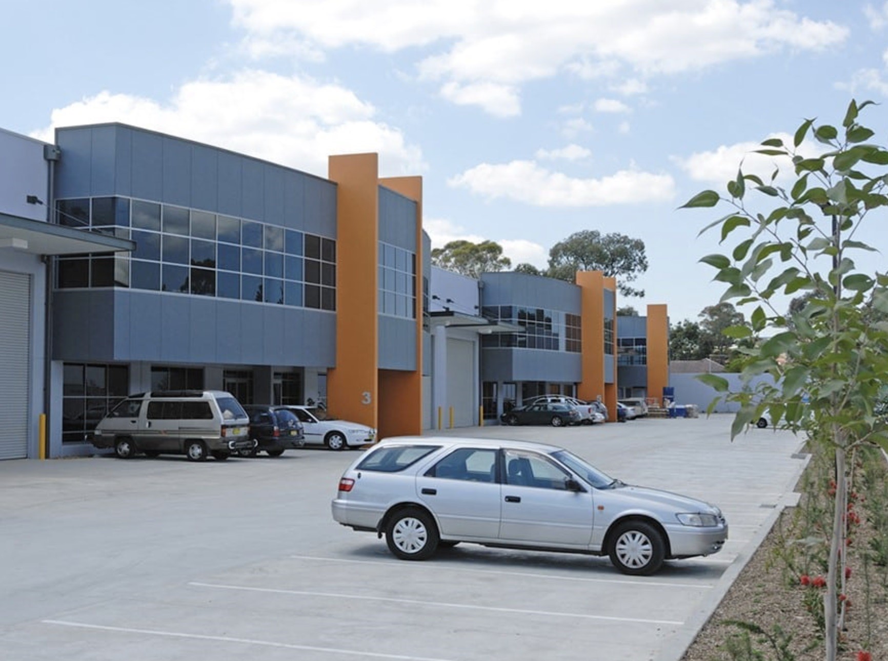 Industrial property for lease in condell park 1