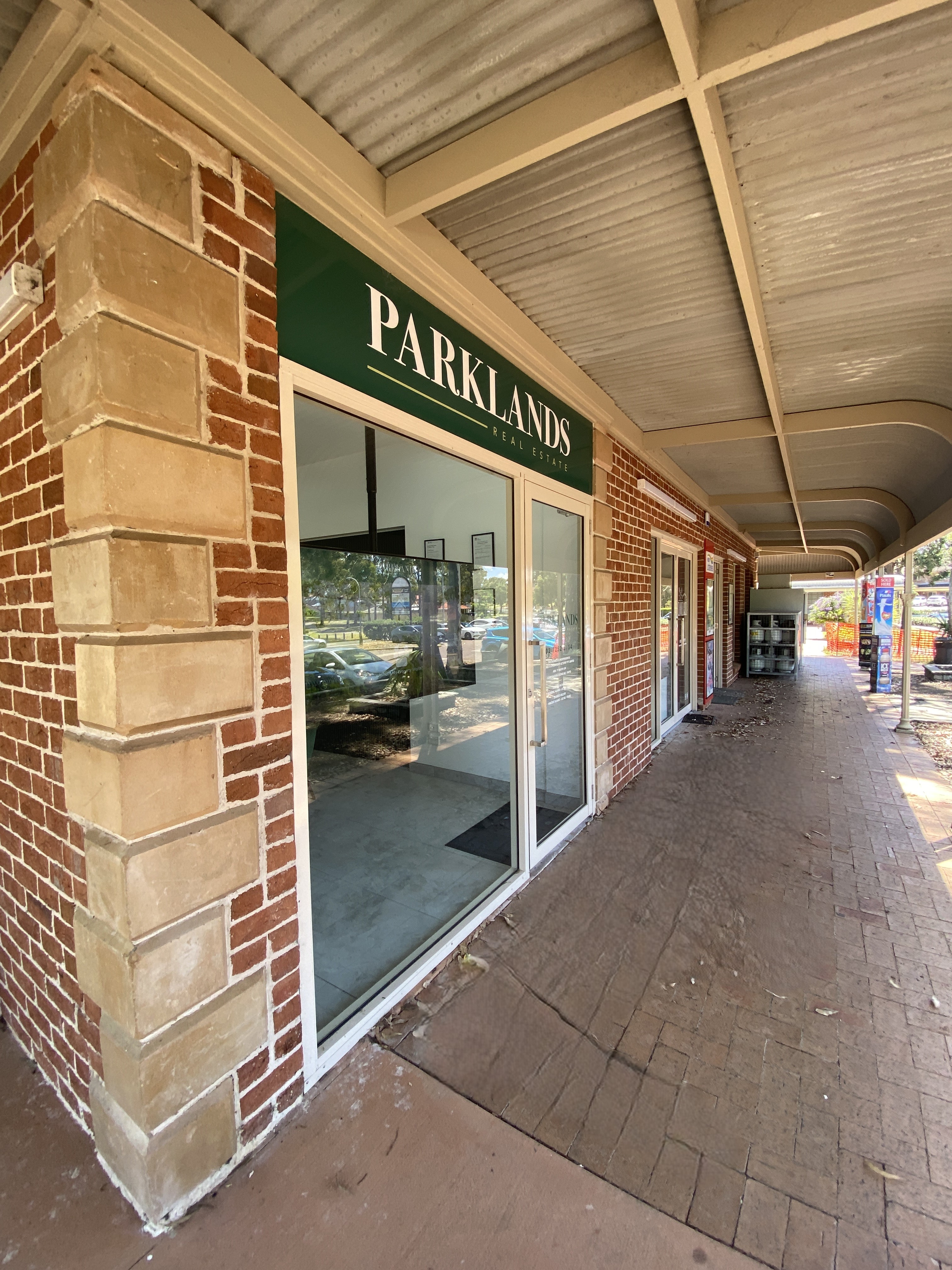 Commercial property for lease in abbotsbury 2