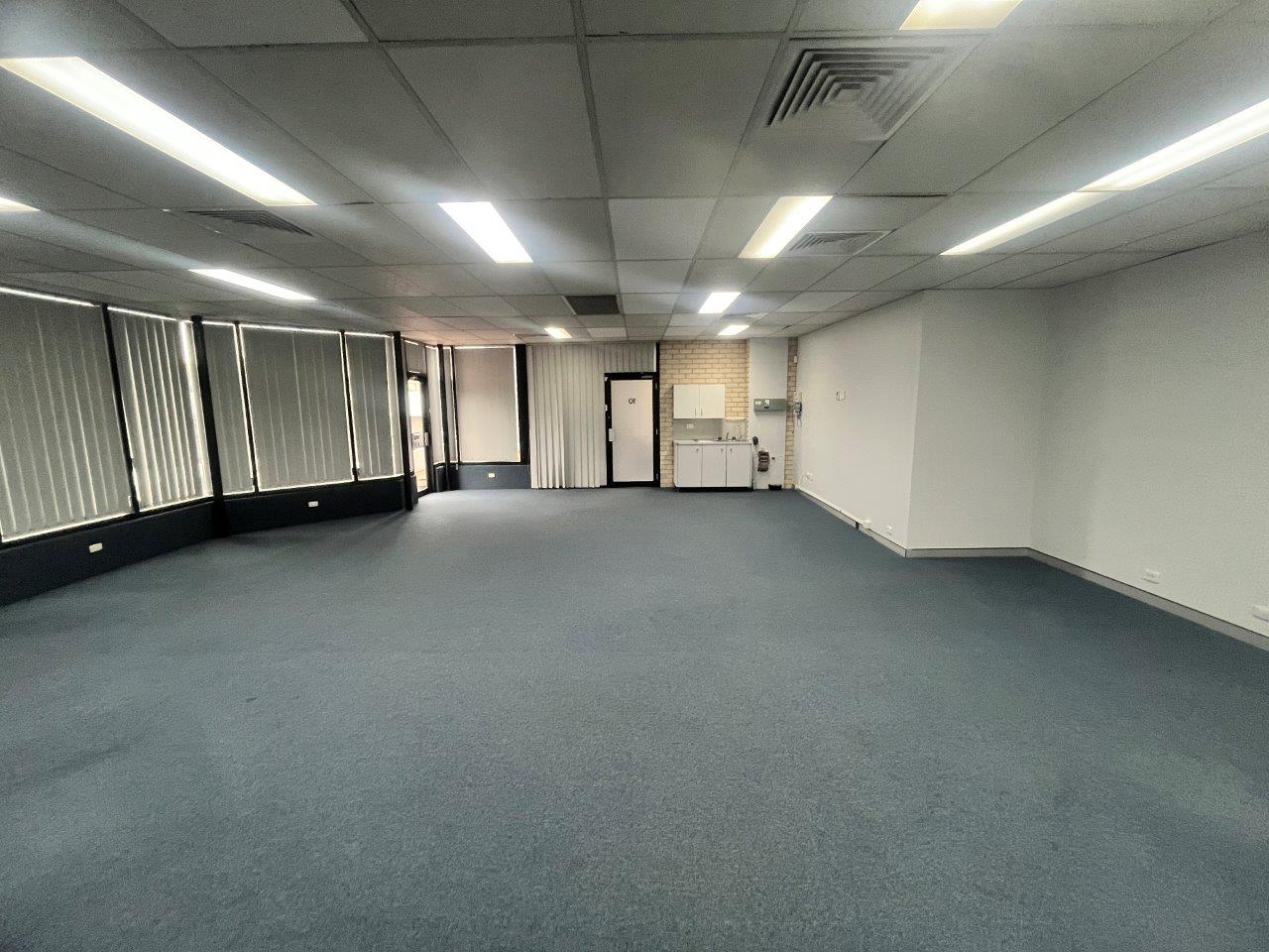 Commercial property for lease in arndell park 2