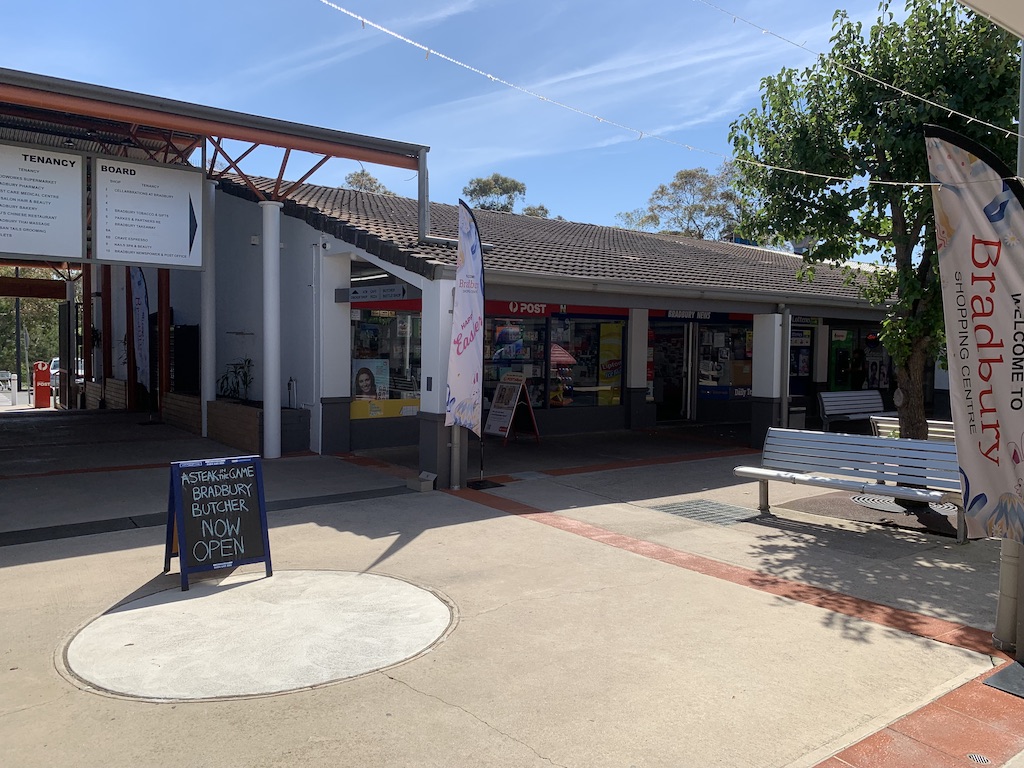 Retail property for lease in bradbury 2