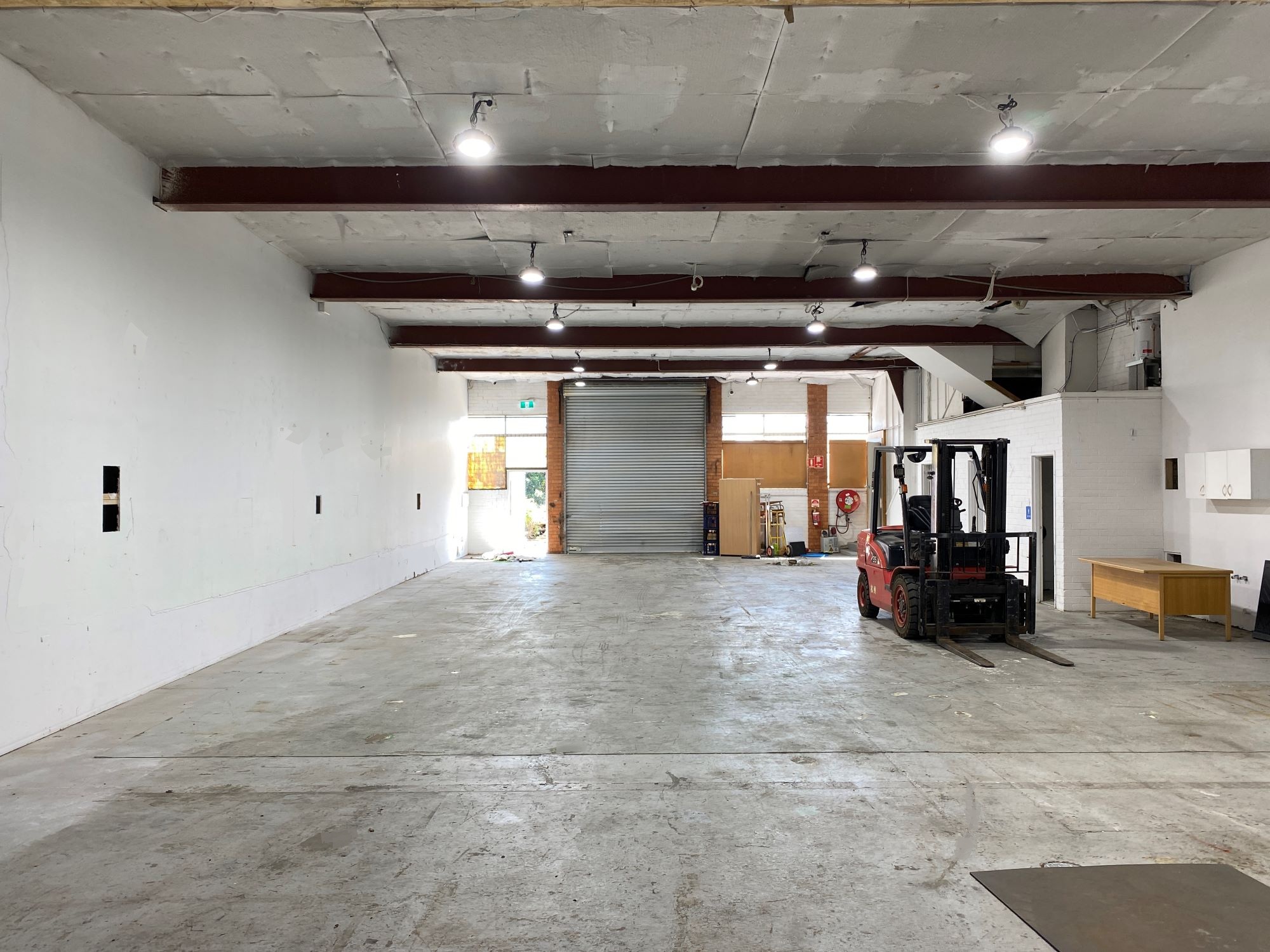 Industrial property for lease in regents park 1