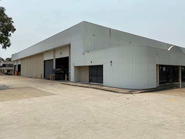Industrial property for lease in regents park 2
