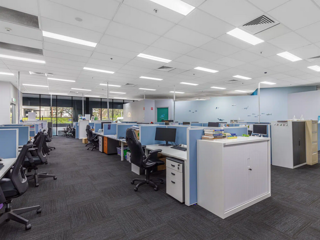Commercial property for lease in seven hills 1