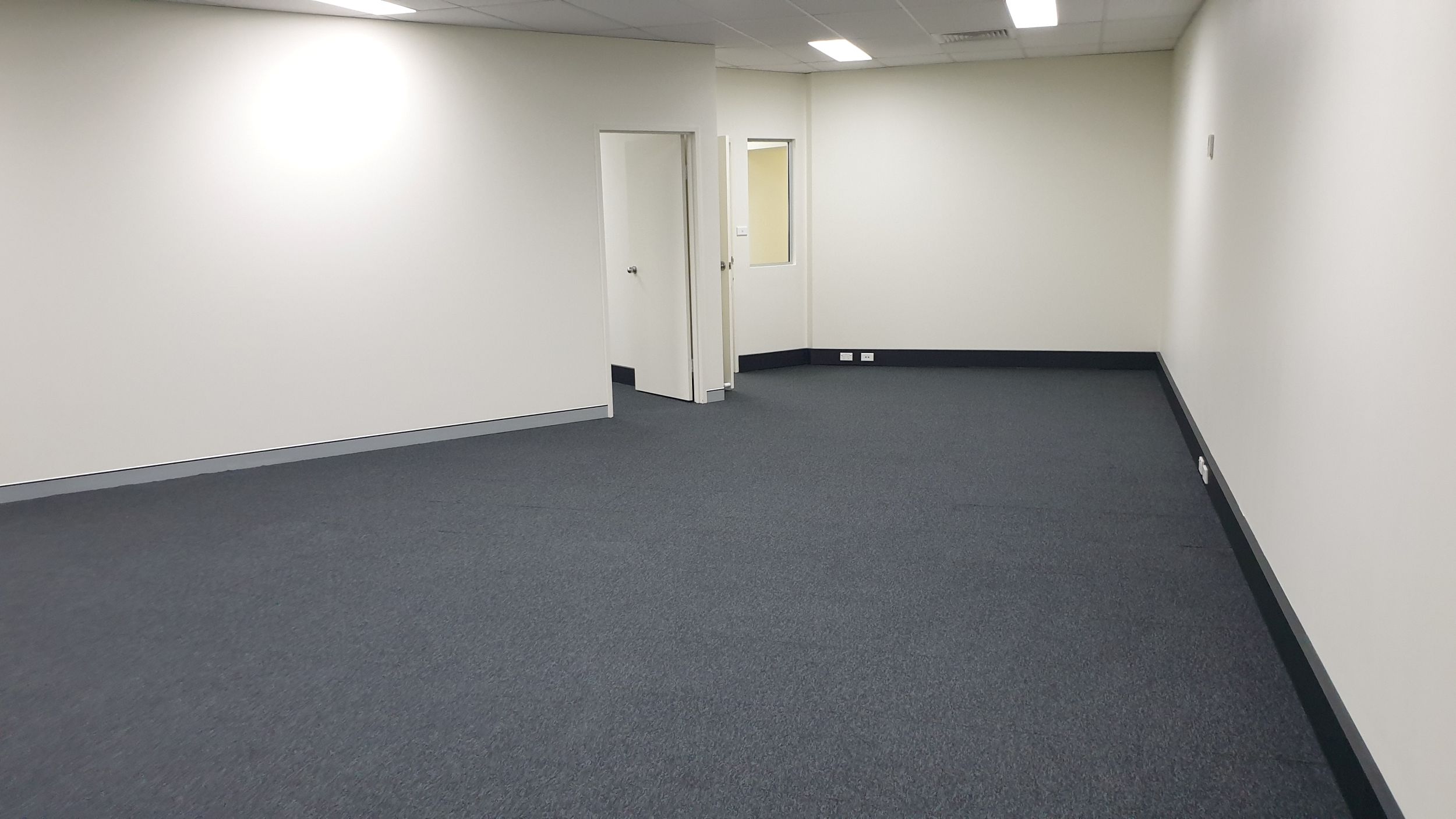 Industrial property for lease in silverwater 2