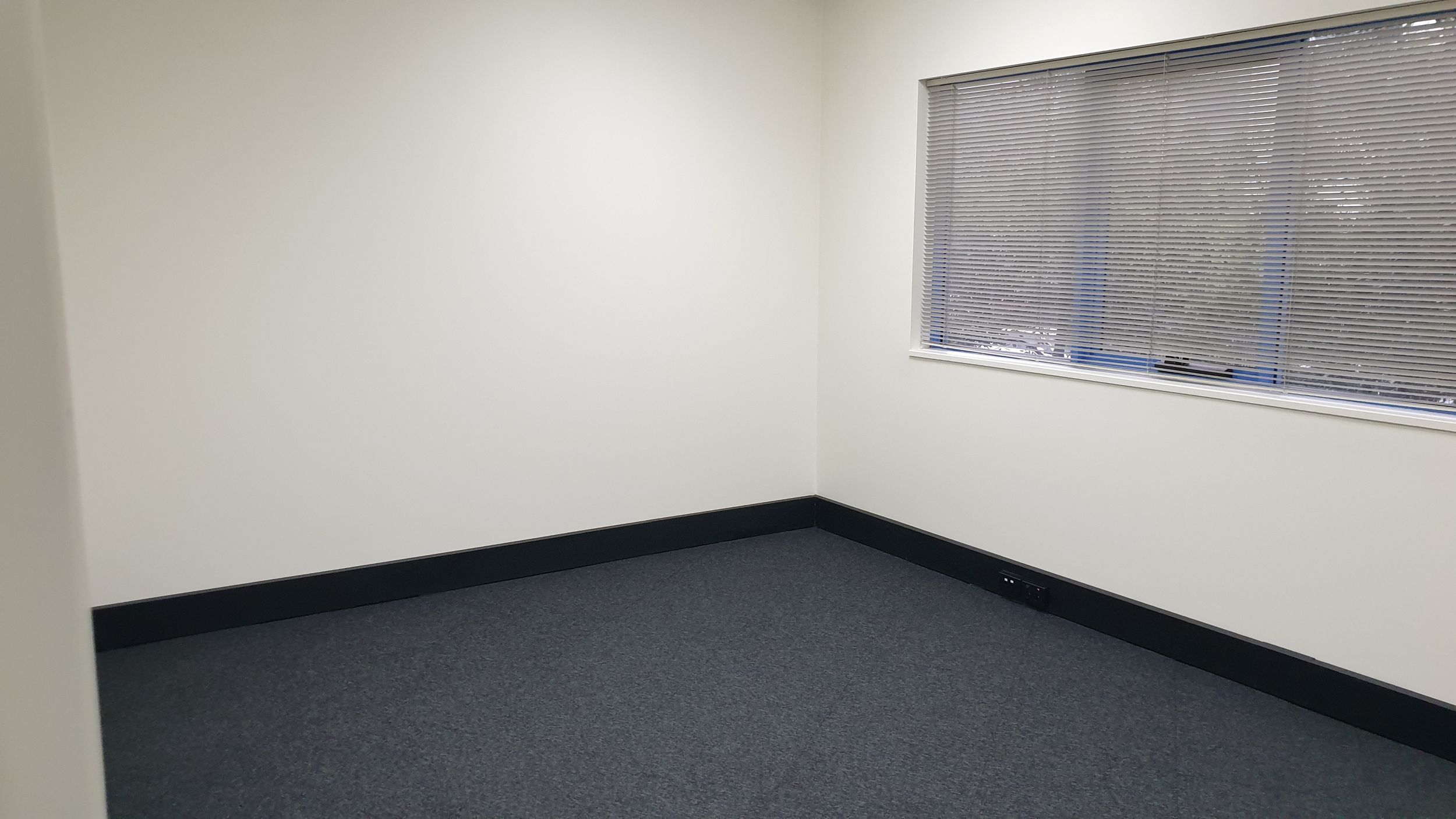 Industrial property for lease in silverwater 4