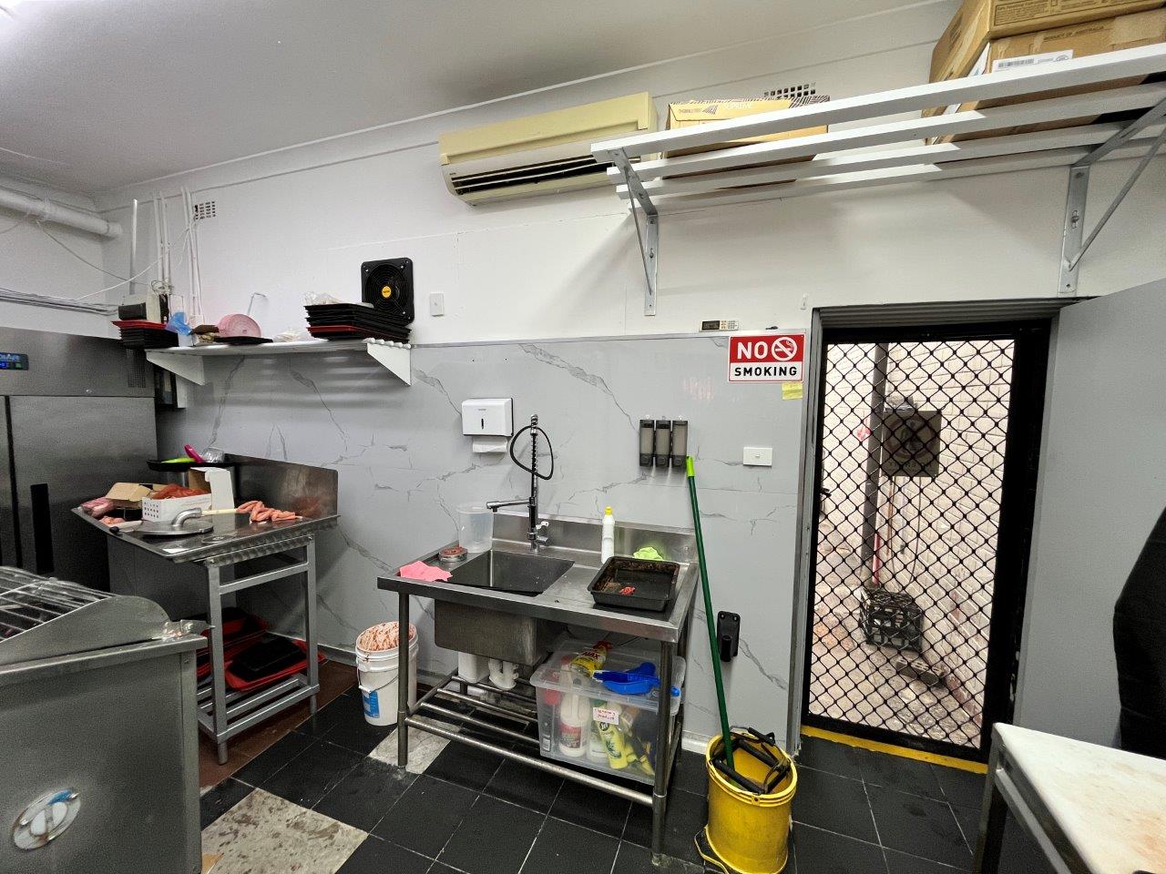 Retail property for lease in liverpool 4