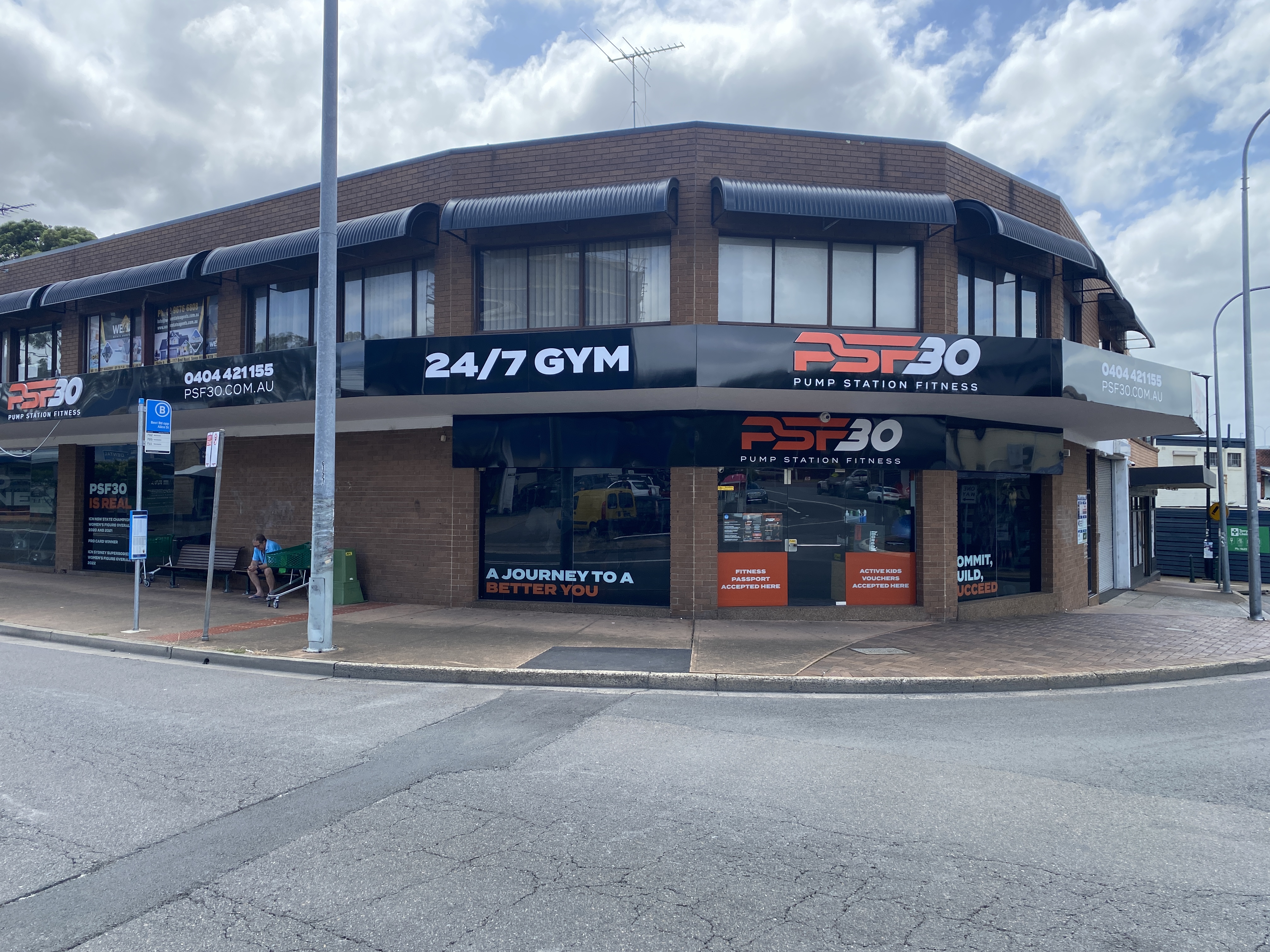 Retail property for lease in seven hills 2