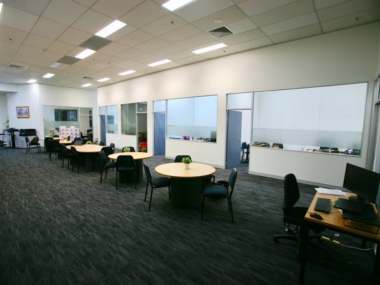 Commercial property for lease in seven hills 2