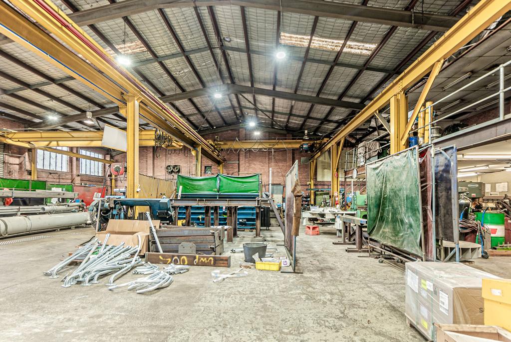 Industrial property for lease in mascot 1