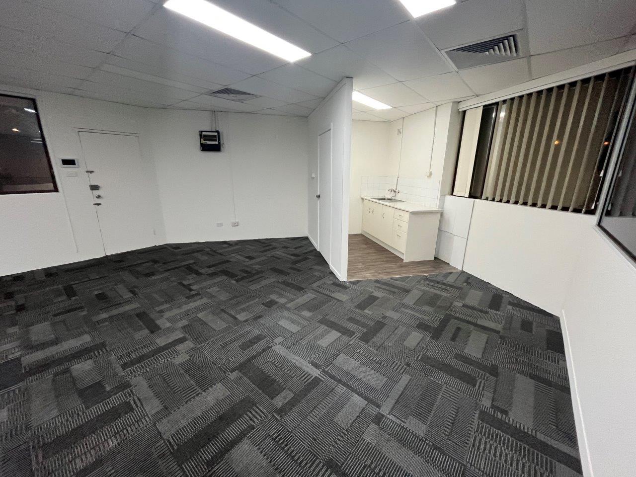Commercial property for lease in seven hills 4