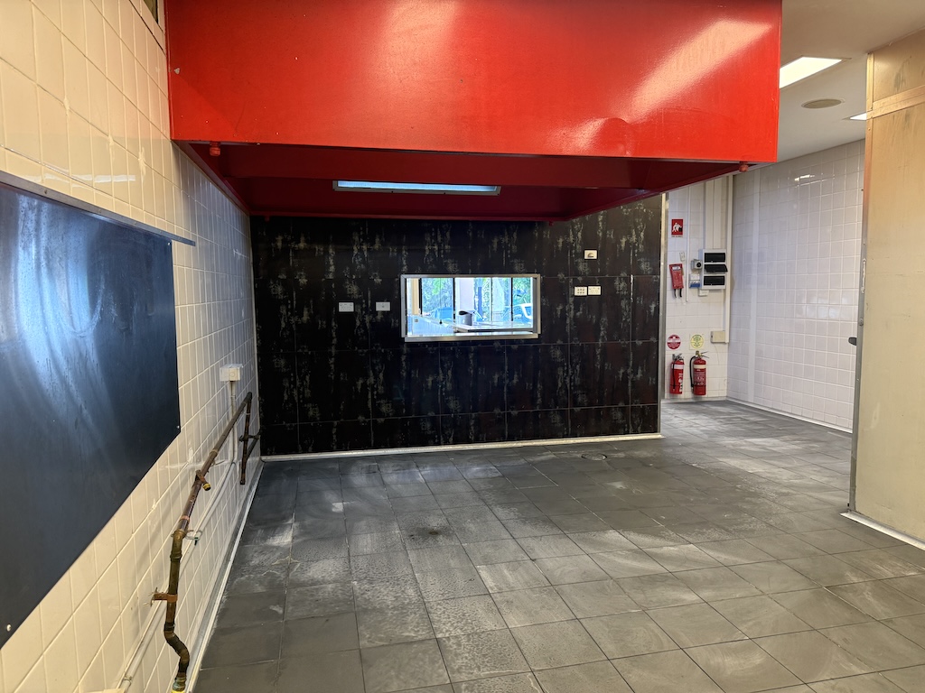 Retail property for lease in bradbury 1