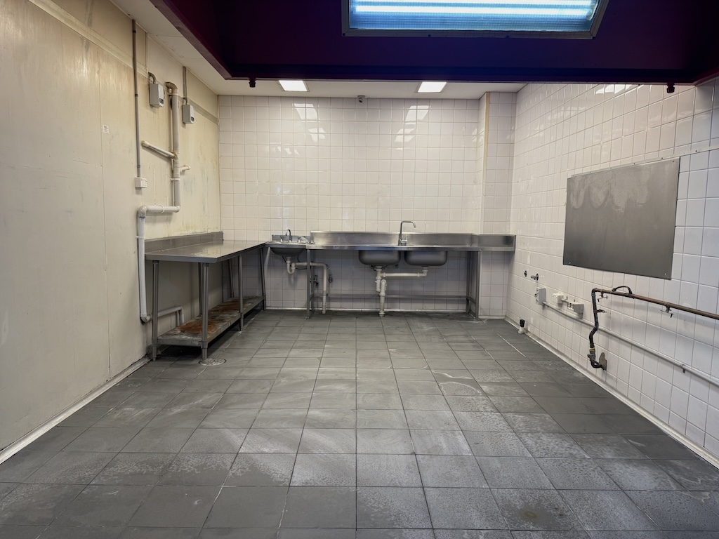 Retail property for lease in bradbury 2
