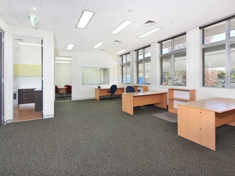 Commercial property for lease in seven hills 1