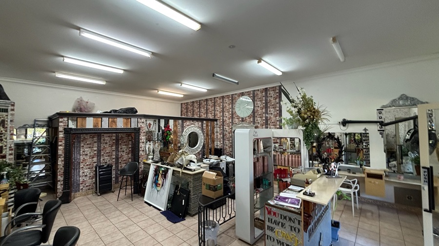 Retail property for lease in abbotsbury 1