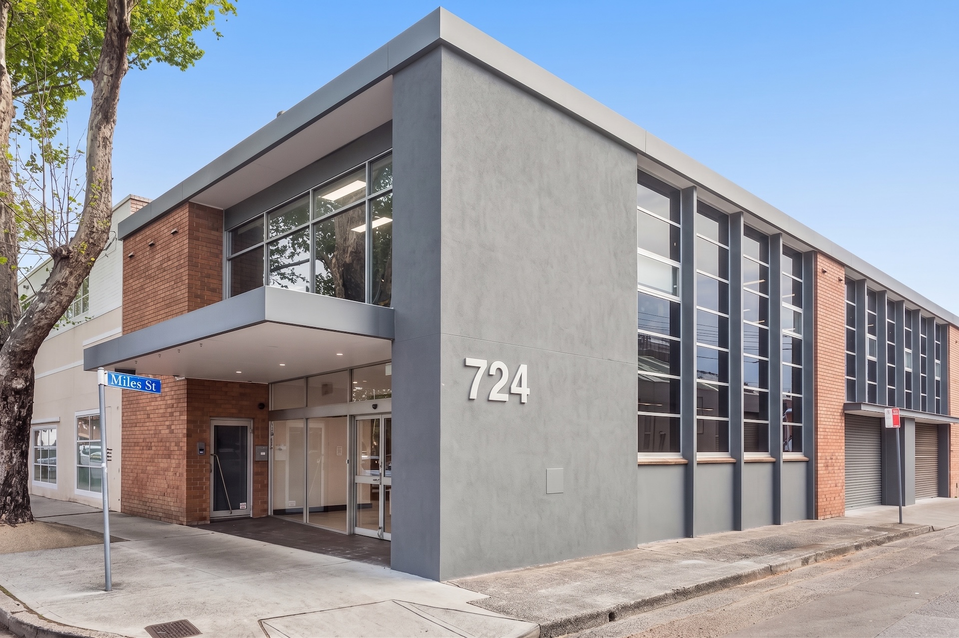 Commercial property for lease in mascot 1