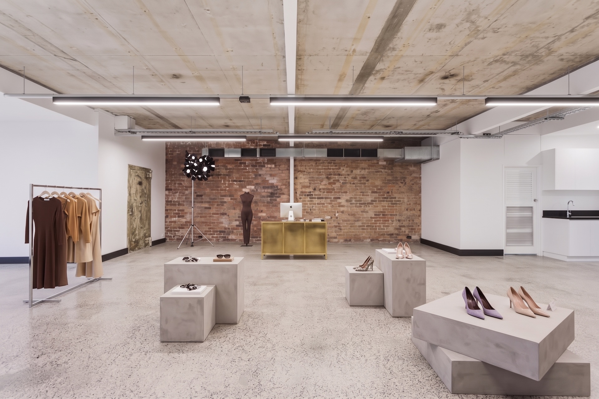 Commercial property for lease in mascot 3