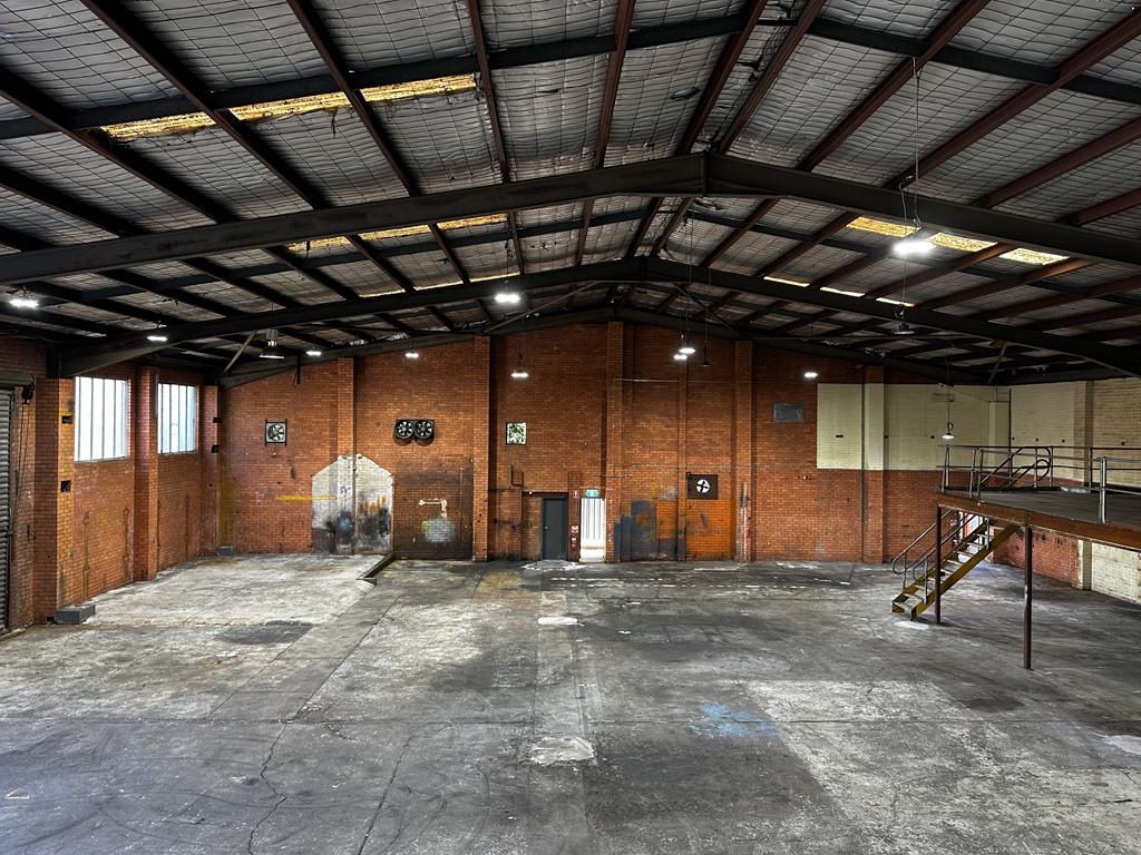 Industrial property for lease in mascot 1
